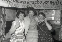1958 - 012 - Fasching 1958
Metzger Rita geb. Pfeuffer, Fuchs Gertrud, Düchs Helga